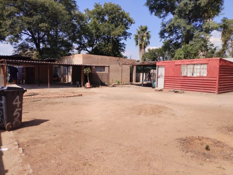 Prime Corner Stand with Income Potential – Wolmer, Pretoria North