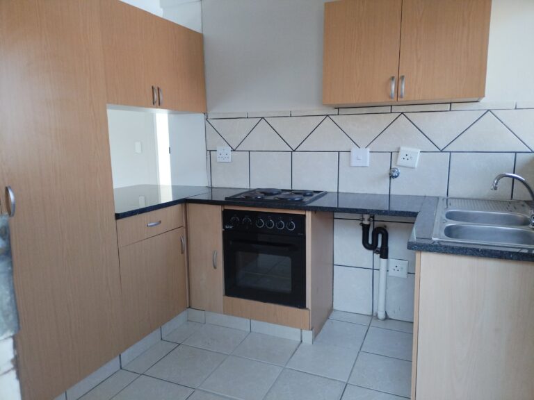 PRICED TO GO! | 2-BEDROOM APARTMENT FOR SALE IN CLARINA