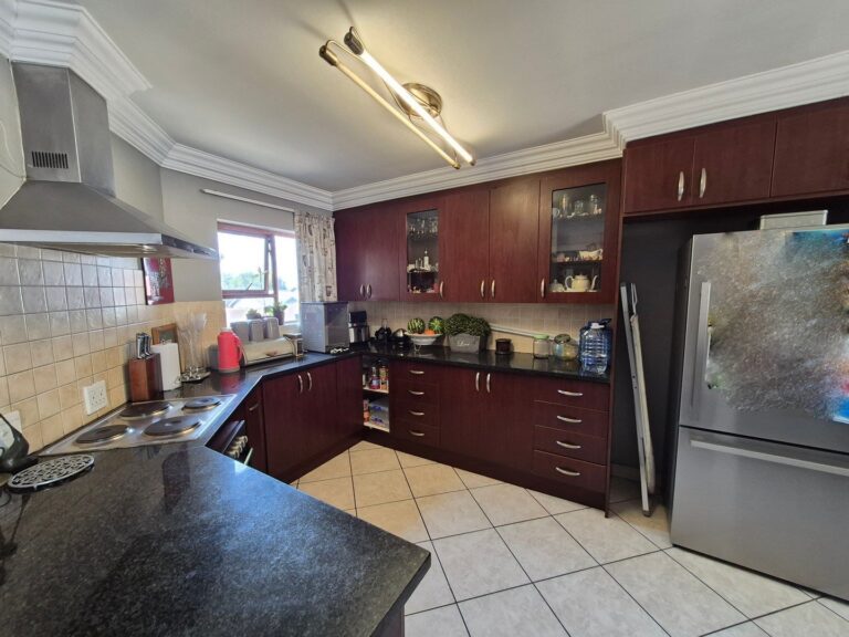 Beautiful Tuscan style house in Thatchfield Security Estate.