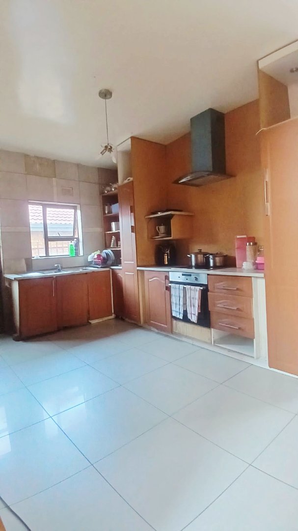 HOUSE FOR SALE IN MABOPANE MORULA 3