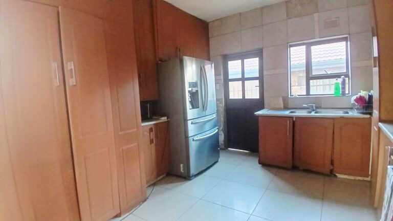 HOUSE FOR SALE IN MABOPANE MORULA 3