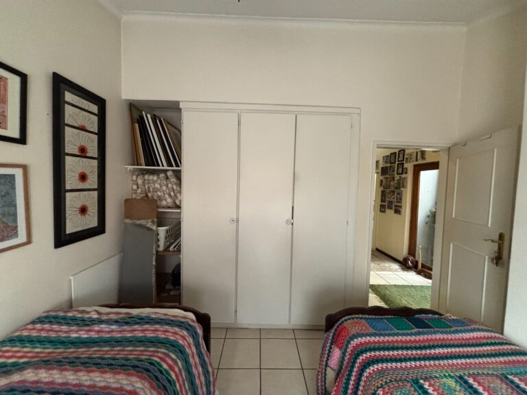Chic Die Hoewes Townhouse with Pet Friendly Garden