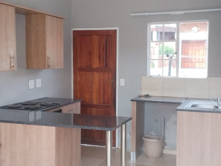 STUNNING 3-BEDROOM TOWNHOUSE FOR SALE – THE ORCHARDS