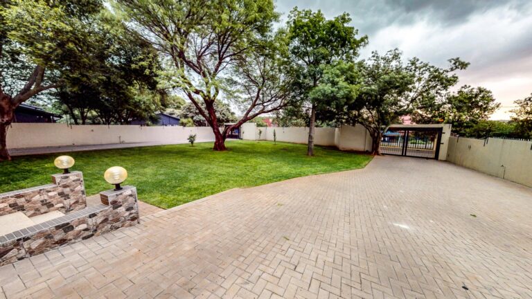 Exclusive Mandate | Eldoraigne Ext 1 Flagship Asset – 750M² Of Uncompromising Luxury On A 2,144M² Stand | Secure it as Yours!