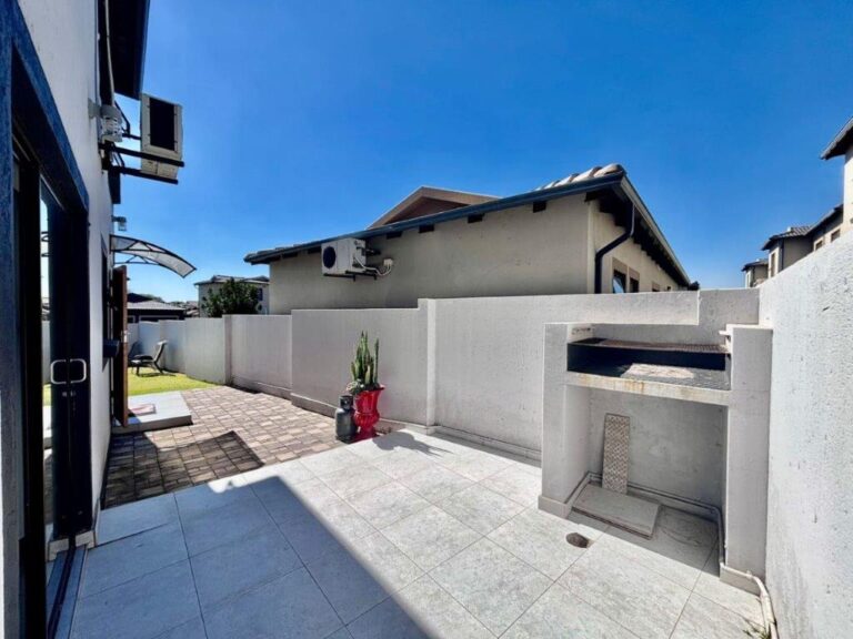 Modern 3 Bedroom Double Storey Home for Sale in Amandasig