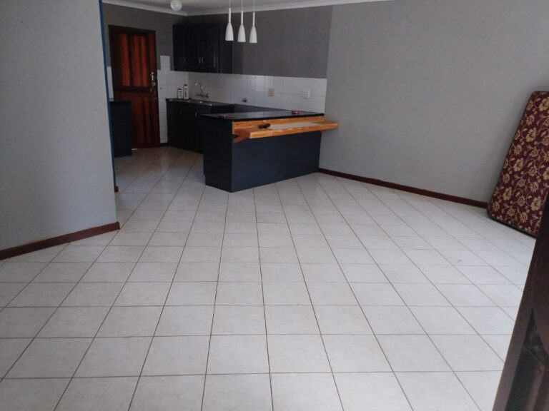 Charming 2-Bedroom Stand-Alone Home in Quiet Theresapark Surburb – Priced to Sell!!!!!!!!!!!