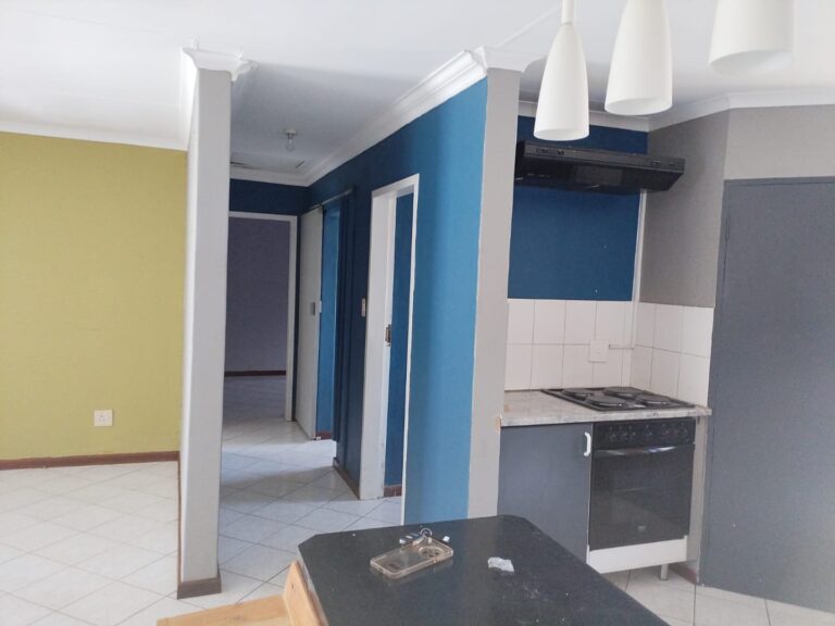 Charming 2-Bedroom Stand-Alone Home in Quiet Theresapark Surburb – Priced to Sell!!!!!!!!!!!
