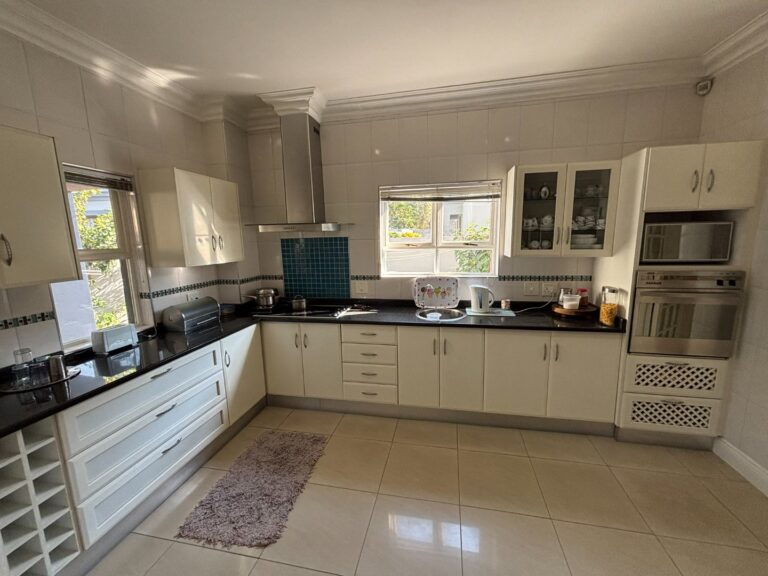Modern 4-Bedroom Family Home in Monavoni