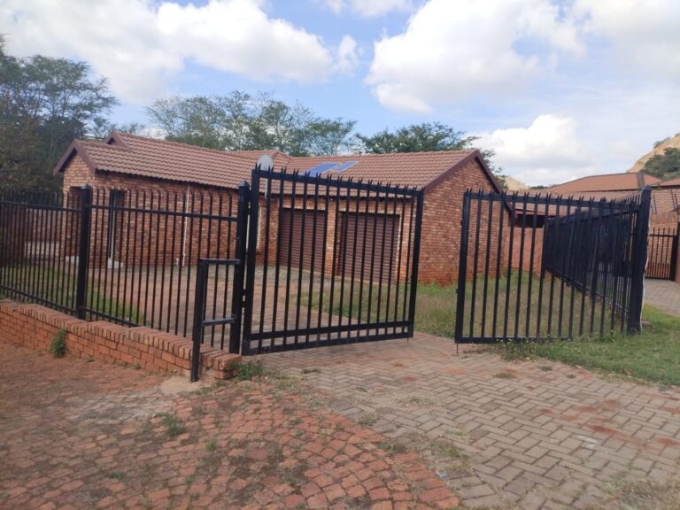PRICED TO SELL – SPACIOUS 3 BEDROOM TOWNHOUSE IN AMANDASIG!