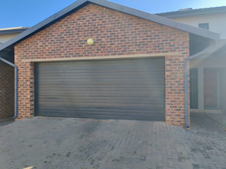 Modern 3-Bedroom Duplex Townhouse with Scenic Views – Priced to Sell at R1,540,000