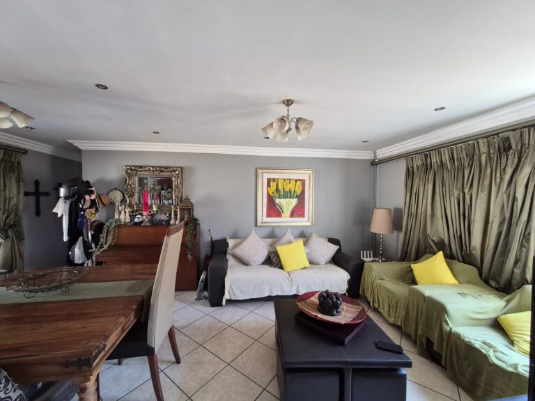 Beautiful Tuscan style house in Thatchfield Security Estate.