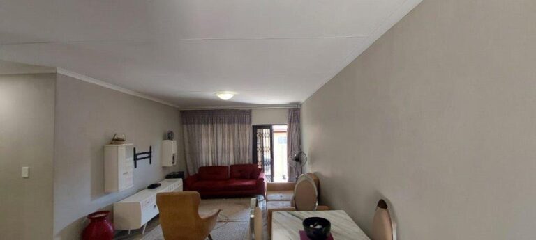 FOR SALE – MODERN 3 BEDROOM HOME IN Pretoria North