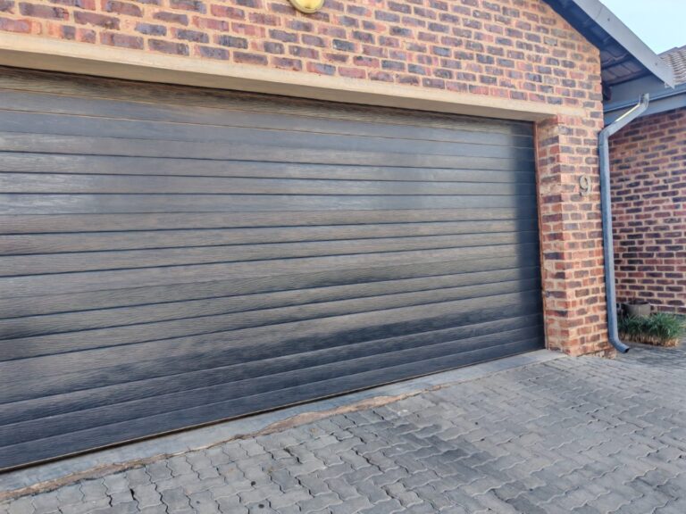 Modern 3-Bedroom Duplex Townhouse with Scenic Views – Priced to Sell at R1,540,000