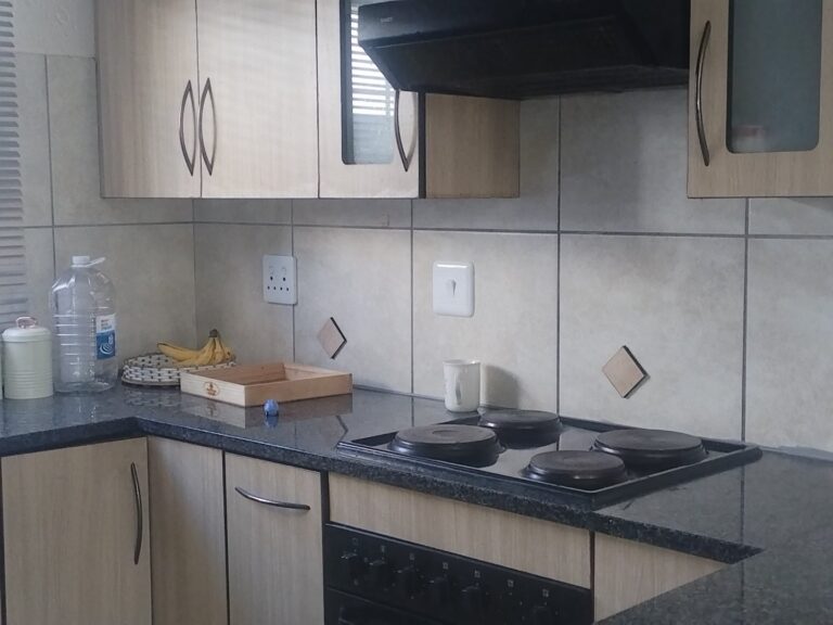 2 Bedroom House for sale in Theresapark