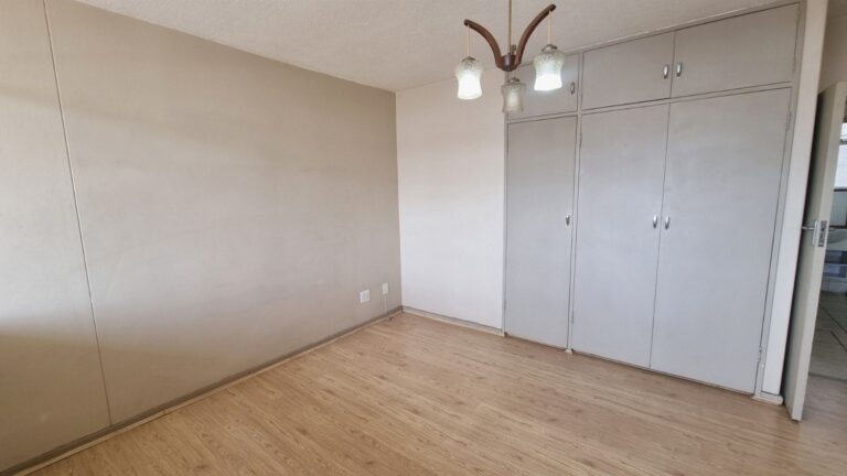 2 bedroom apartment in Elardus Park