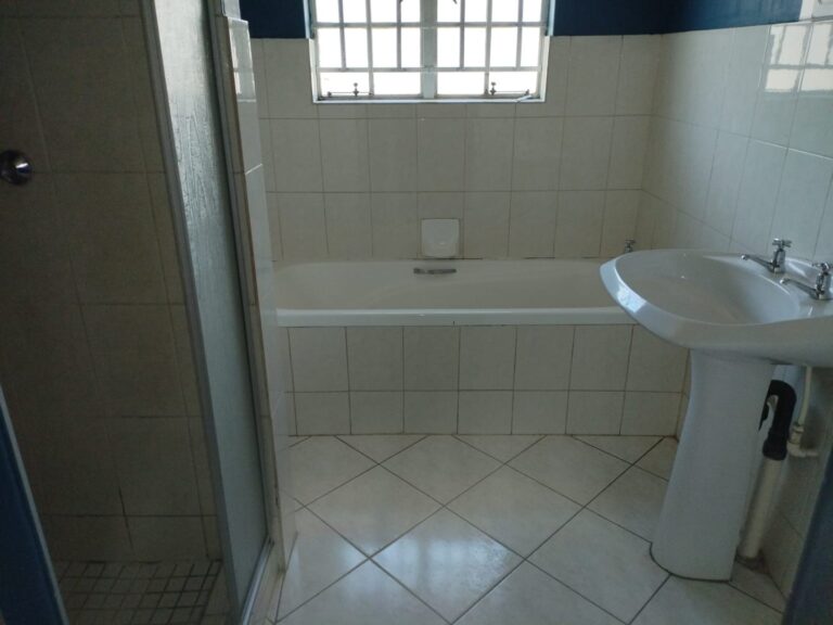 Charming 2-Bedroom Stand-Alone Home in Quiet Theresapark Surburb – Priced to Sell!!!!!!!!!!!