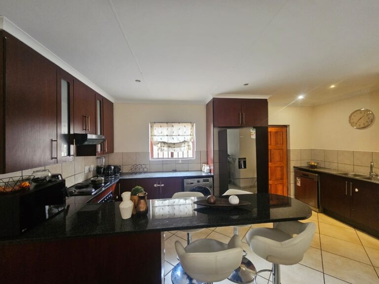 Modern 3-Bedroom Family Home for Sale in Thatchfield