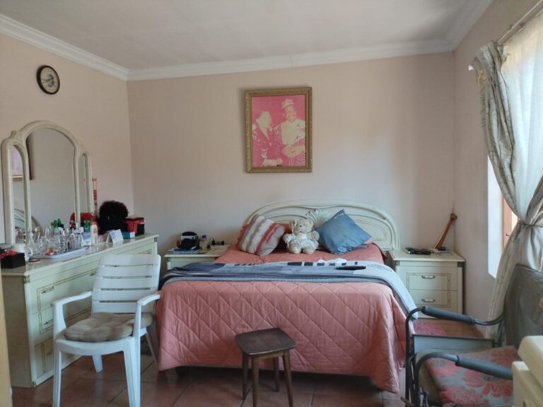 Spacious 4-Bedroom Full Title Townhouse in Secure Complex – Move-In Ready