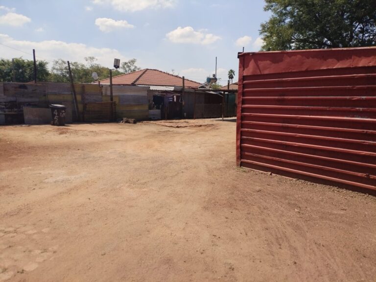 Prime Corner Stand with Income Potential – Wolmer, Pretoria North