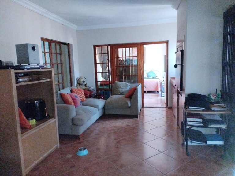 Spacious 4-Bedroom Full Title Townhouse in Secure Complex – Move-In Ready