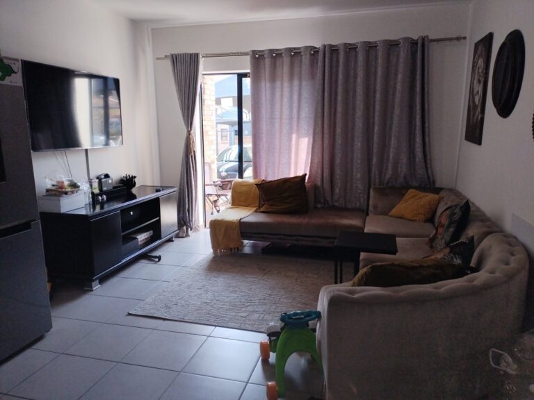 Stunning 2-Bedroom Ground Floor Apartment in Theresapark!