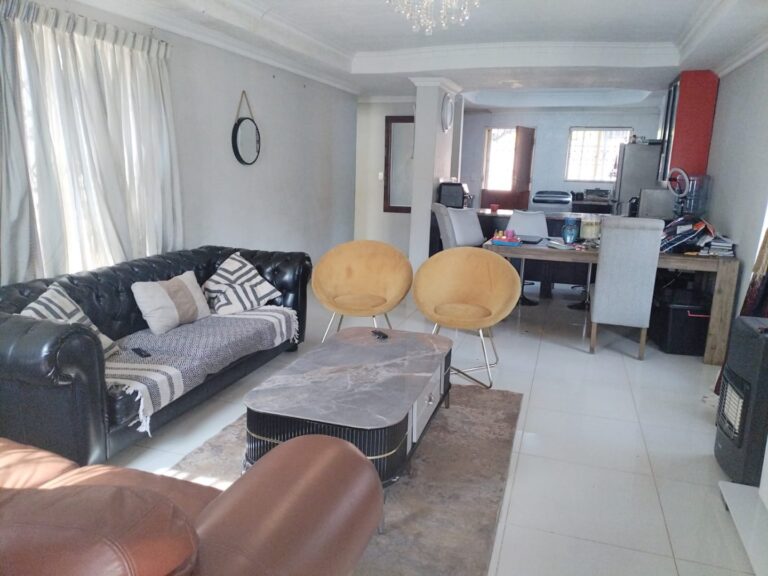 PRICED TO SELL – SPACIOUS 3 BEDROOM TOWNHOUSE IN AMANDASIG!
