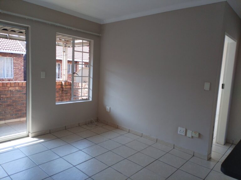 PRICED TO GO! | 2-BEDROOM APARTMENT FOR SALE IN CLARINA