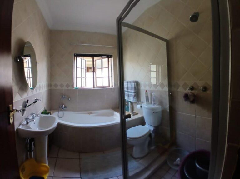 Modern 3-Bedroom Full Title Townhouse for Sale – Villa Francel Estate, Heatherview