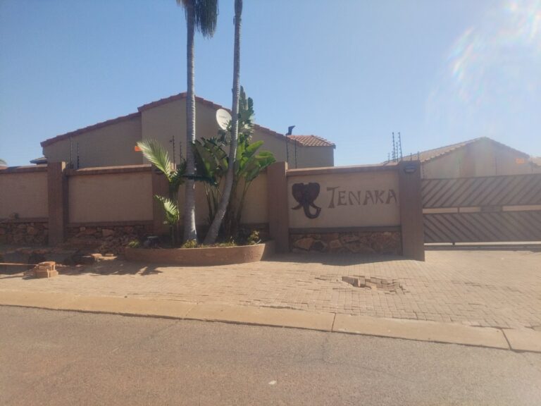 2 Bedroom House for sale in Theresapark