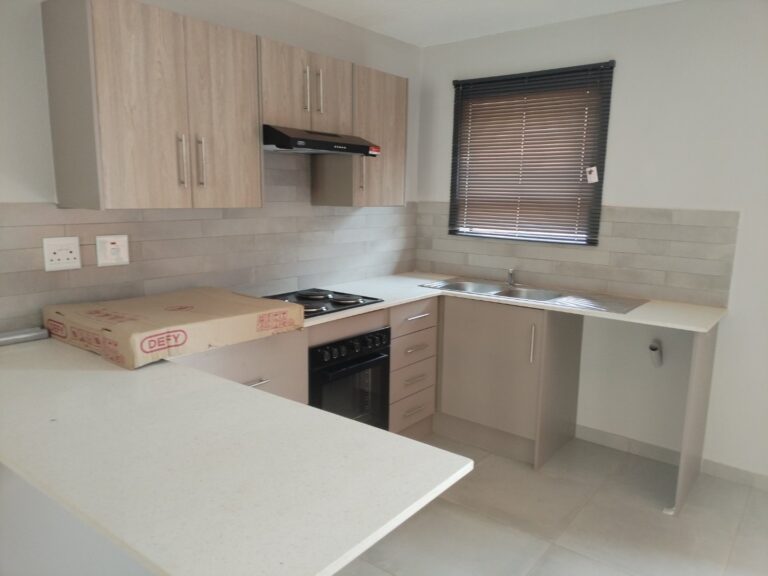 LIMITED UNITS AVAILABLE – MODERN 3-BEDROOM DUPLEX WITH DOUBLE GARAGE!