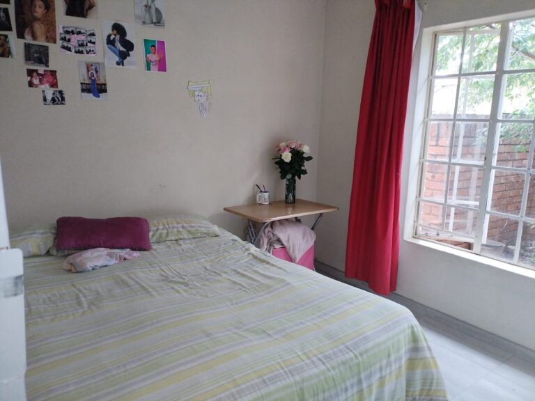 Spacious 3-Bedroom Townhouse with Double Garage in Quiet Amandasig – Priced to Sell!