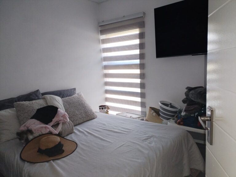Stunning 2-Bedroom Ground Floor Apartment in Theresapark!