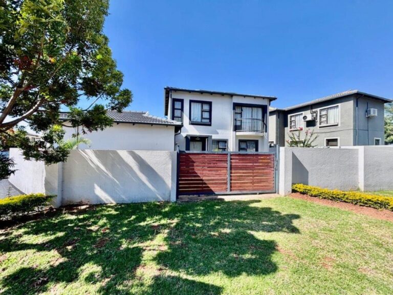Modern 3 Bedroom Double Storey Home for Sale in Amandasig