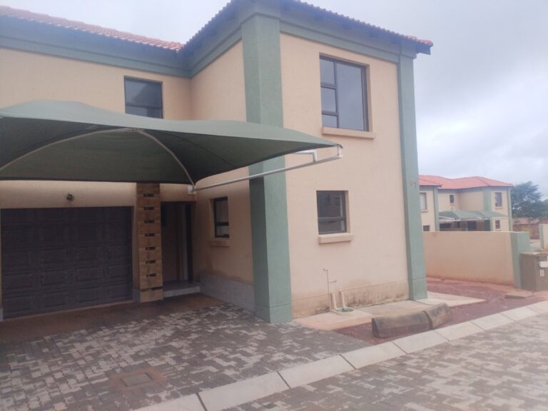 3 Bedroom Townhouse for Sale in Amandasig