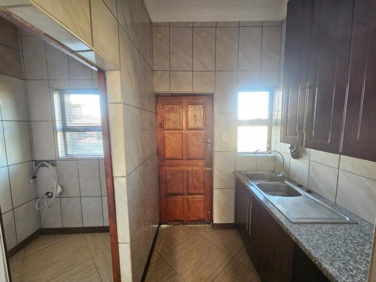 Spacious 4-Bedroom Family Home for Sale in Thatchfield Estate, Centurion