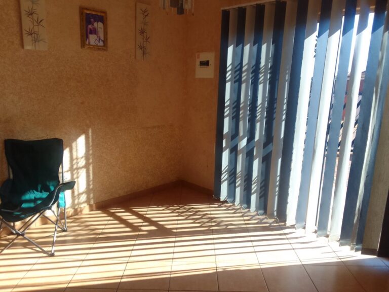 HOUSE FOR SALE IN THE ORCHARDS