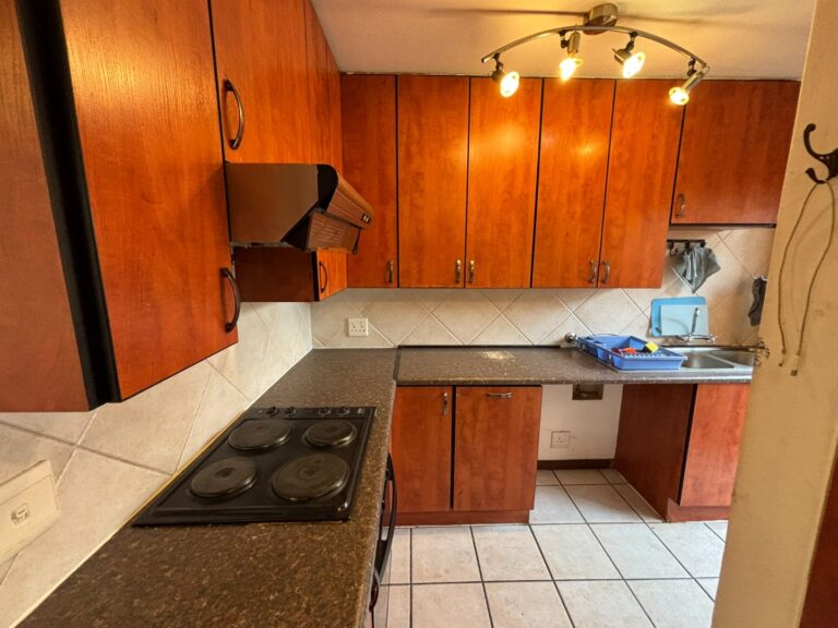 4 bedroom townhouse in Die Hoewes