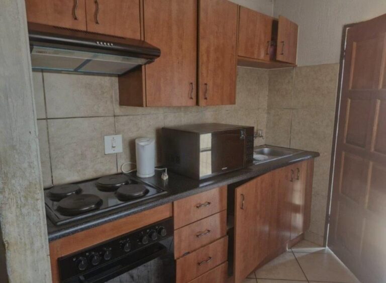 FOR SALE | SPACIOUS 3 BEDROOM FAMILY HOME IN THE ORCHARDS