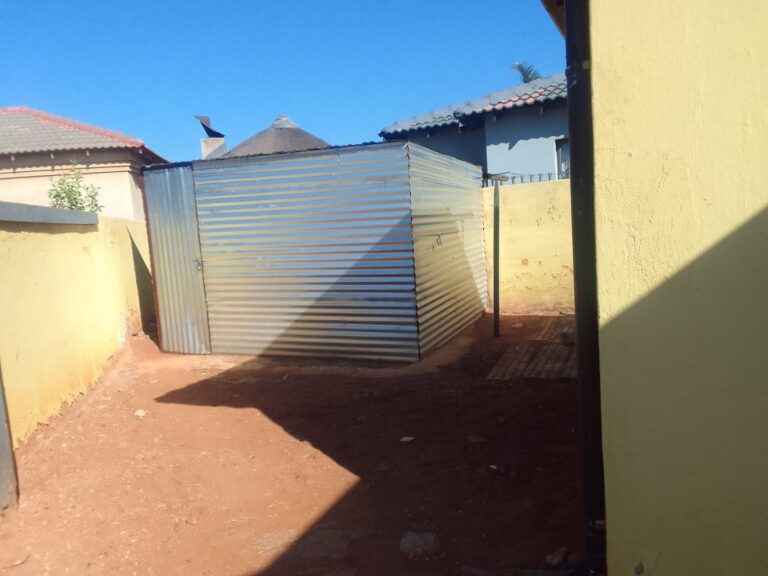 HOUSE FOR SALE IN THE ORCHARDS