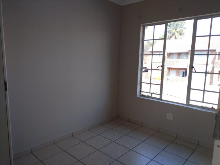 PRICED TO GO! | 2-BEDROOM APARTMENT FOR SALE IN CLARINA