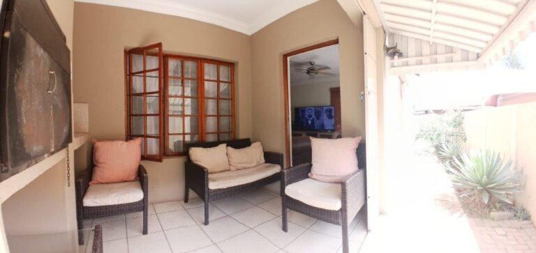 Modern 3-Bedroom Full Title Townhouse for Sale – Villa Francel Estate, Heatherview