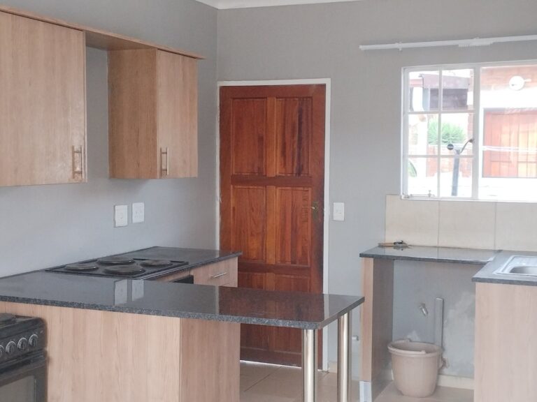 STUNNING 3-BEDROOM TOWNHOUSE FOR SALE – THE ORCHARDS