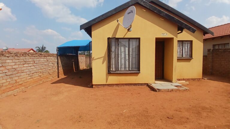 House for sale in Soshanguve East