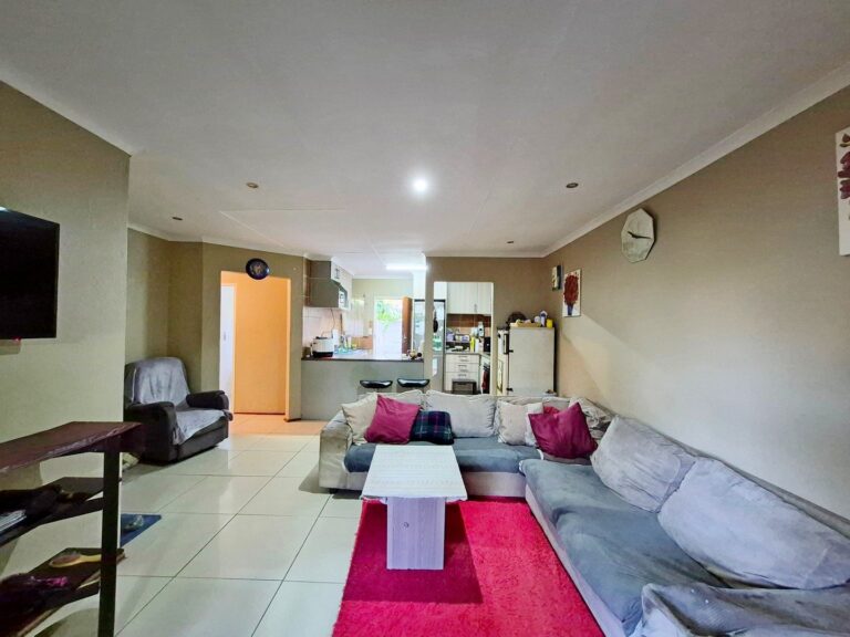 Lose standing simplex for sale in Rooihuiskraal