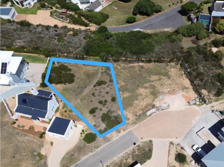 Secure 800m² Riverside Vacant Stand in Witsand