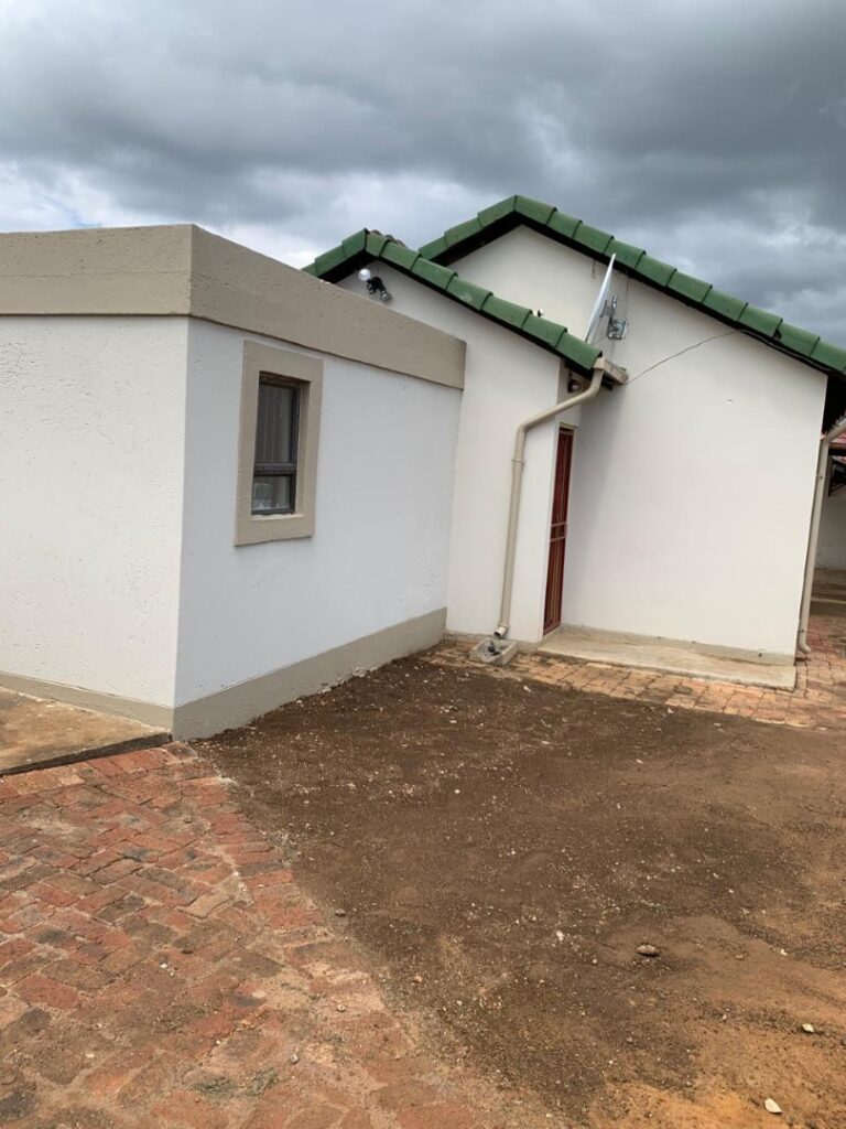 Corner Cousy Two Bedroom House