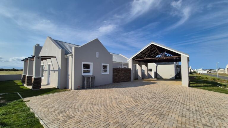 New 3-Bedroom Home in Witsand with Stunning Mountain & Wetland Views