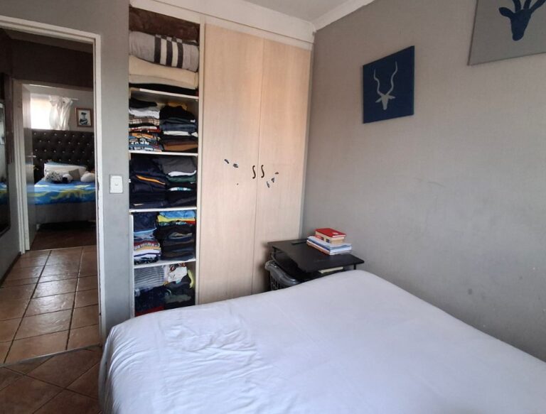 3 Bedroom apartment in Die Hoewes