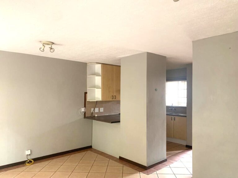 2 bedroom groundfloor apartment in Die Hoewes