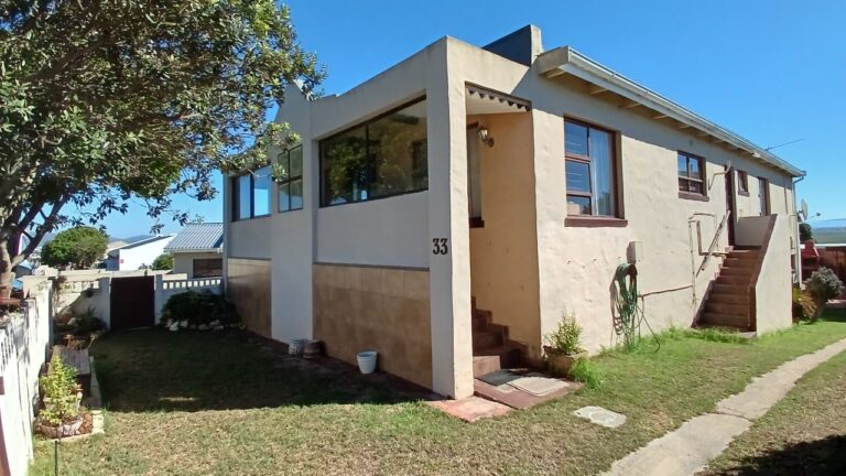 Spacious Witsand Home with Flatlet & Income Potential